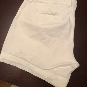 White Old Navy 5in inseam shorts